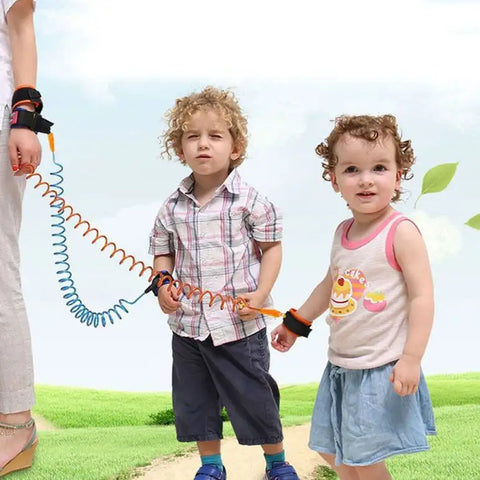 Anti Lost child lock | Anti-Lost Wrist Link - Baby Child Anti Lost Wrist Link Safety Harness Strap Hand belt band for toddlers wristband for kids loss best for umrah and hajj, travelling purpose,safe secure (Random Color)