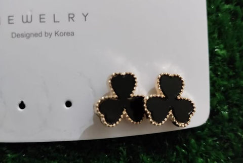 1 Pair Black  Mini hearts trending earrings