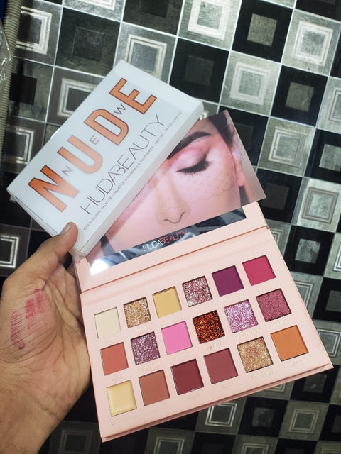 18 Shade   glittery - Matte  NUDE Eyeshadow Palette