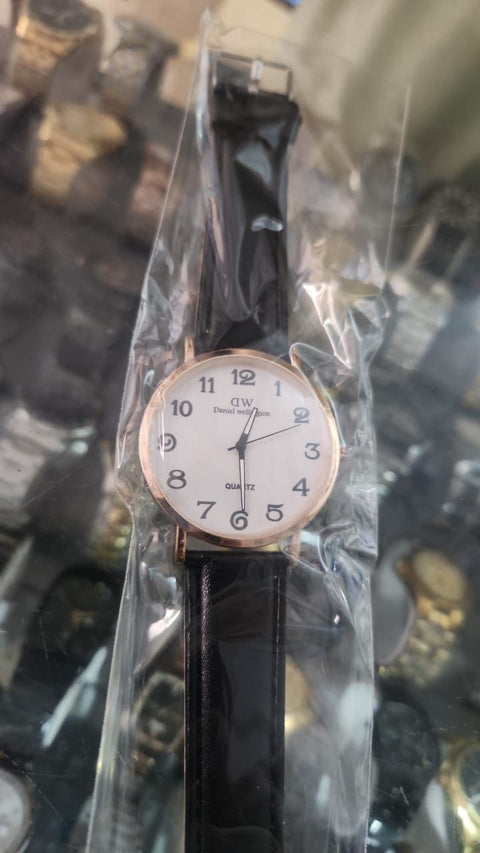 black Daniel Wellington Watch For Women Wrist Watch  (without box )