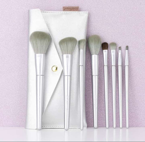 7 Pcs makeup Brush Set Complete Lip Brush Eye Shadow Loose Powder Brush Beauty Tools With Pouch (Green)
