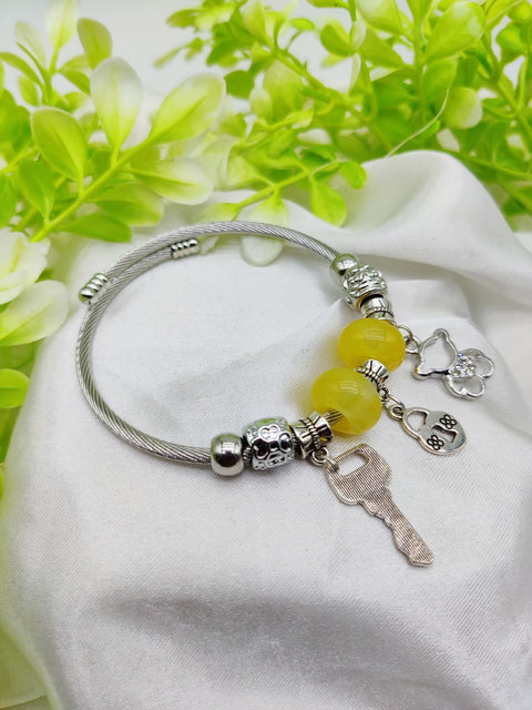 1 Piece Intelligent Elegant Pandora Charm Bracelet with Yellow Beads and Adorable Charms 