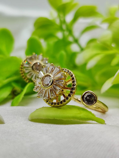 1 Piece Elegant Moveable Radiance Sunflower Ring – Timeless Sparkle 🌟 | Luxurious Design Ring | Adjustable Ring | Ring For Girls &amp; Women ✨ 