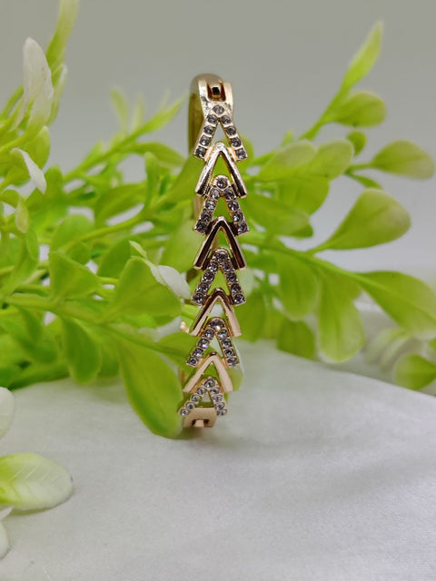 1 Piece Imported Elegant Adjustable Bracelet with Different Design | Twisted, Heart, Chevron, Dazzling Crossed, Intricately Crafted Design | Adjustable Bracelet – Best Quality Artificial Bracelet For Girls &amp; Women ( Golden )