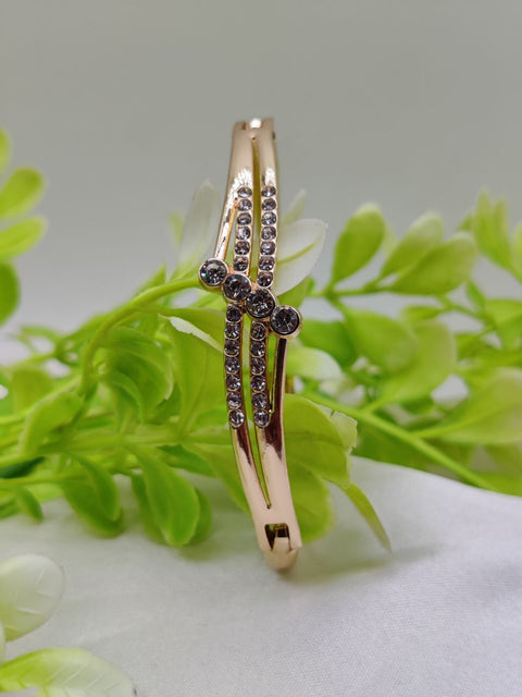 1 Piece Imported Elegant Adjustable Bracelet with Different Design | Twisted, Heart, Chevron, Dazzling Crossed, Intricately Crafted Design | Adjustable Bracelet – Best Quality Artificial Bracelet For Girls &amp; Women ( Golden )