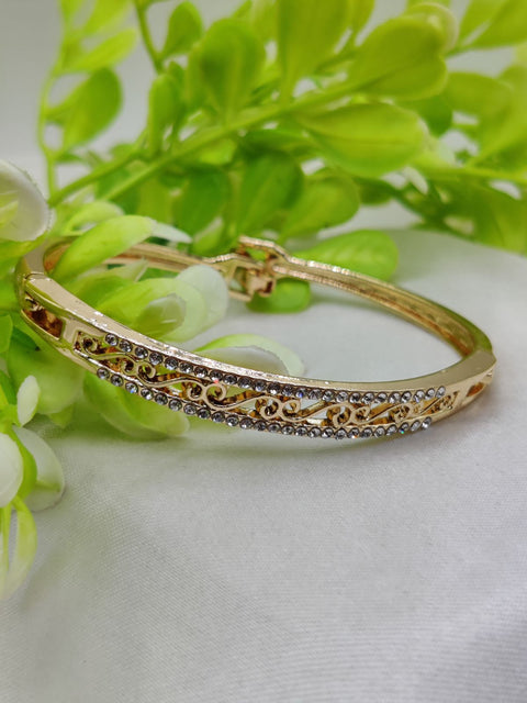 1 Piece Imported Elegant Adjustable Bracelet with Different Design | Twisted, Heart, Chevron, Dazzling Crossed, Intricately Crafted Design | Adjustable Bracelet – Best Quality Artificial Bracelet For Girls &amp; Women ( Golden )
