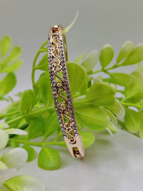 1 Piece Imported Elegant Adjustable Bracelet with Different Design | Twisted, Heart, Chevron, Dazzling Crossed, Intricately Crafted Design | Adjustable Bracelet – Best Quality Artificial Bracelet For Girls &amp; Women ( Golden )